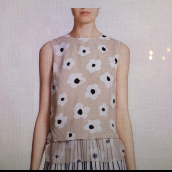 Kate Spade sleeveless floral top w/ silk under layer - Picture 2 of 8